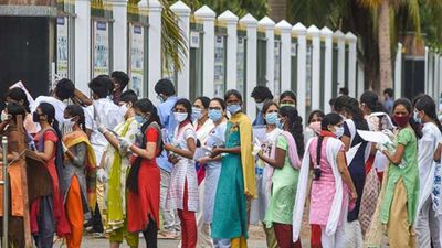 கலை, அறிவியல் படிப்புகளுக்கு கூடுது மவுசு...இதுவரை 70 ஆயிரம் பேர் விண்ணப்பம்...!!