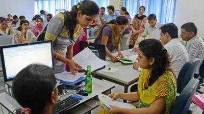 இன்ஜினியரிங் படிப்பில் சேர ஆர்வம்...படையெடுக்கும் மாணவர்கள்...!!