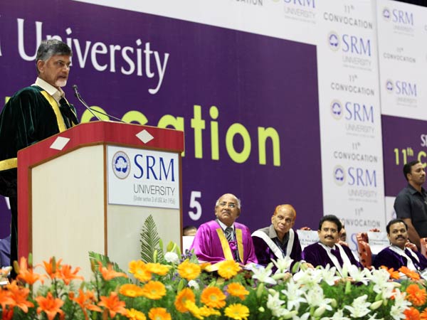 எஸ்ஆர்எம் பல்கலைக்கழக பட்டமளிப்பு விழா: ஆந்திர முதல்வர் நாயுடு பங்கேற்பு