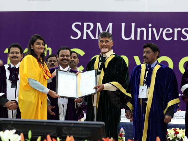 எஸ்ஆர்எம் பல்கலைக்கழக பட்டமளிப்பு விழா: ஆந்திர முதல்வர் நாயுடு பங்கேற்பு