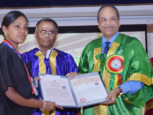 இந்தியப் பல்கலை.களில் பாடம் நடத்த 1000 வெளிநாட்டுப் பேராசிரியர்கள்: யுஜிசி புதிய திட்டம்