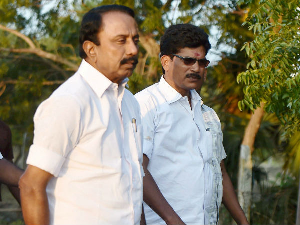 சுமார்ட் கிளாஸ் 9ஆம் வகுப்பு முதல் 12ஆம் வகுப்பு  வரையுள்ள மாணவர்களுக்கு  உருவாக்கித்தரப்படும்