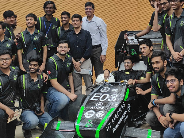 சென்னை ஐ.ஐ.டி., மின் பந்திய கார்..!