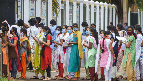 முதுநிலை நீட் தேர்வு திடீரென 4 மாதங்களுக்கு ஒத்திவைப்பு...!!! முதுநிலை நீட் தேர்வு திடீரென 4 மாதங்களுக்கு ஒத்திவைப்பு...!!!