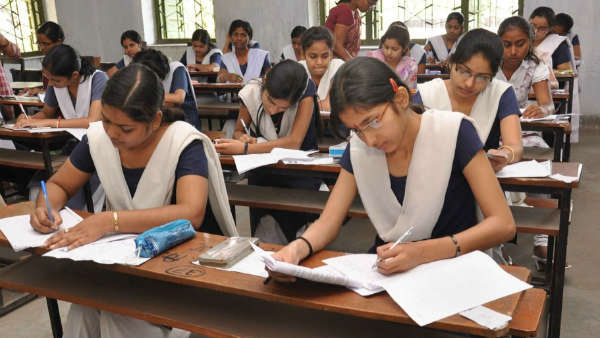 போட்டி தேர்வுக்கு இலவச பயிற்சி வகுப்புகள் தமிழக அரசின் முடிவால் இளைஞர்கள் குஷி..! போட்டி தேர்வுக்கு இலவச பயிற்சி வகுப்புகள் தமிழக அரசின் முடிவால் இளைஞர்கள் குஷி..!