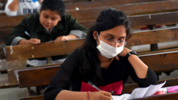 பயிற்சி நிறுவனத்தில் சேராமலேயே யுபிஎஸ்சி தேர்வில் தேர்ச்சி பெறுவது எப்படி...?