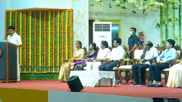 மாணவிகளுக்கு சிறந்த வழிகாட்டியாகத் திகழும் ஸ்டெல்லா மேரிஸ் கல்லூரி மாணவிகளுக்கு சிறந்த வழிகாட்டியாகத் திகழும் ஸ்டெல்லா மேரிஸ் கல்லூரி